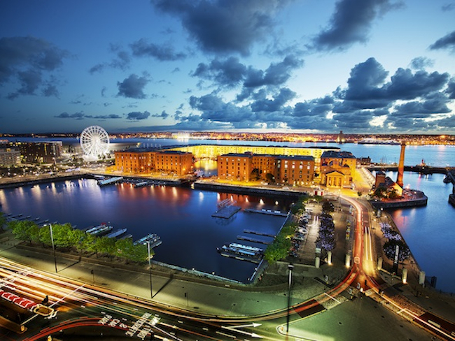 Albert-dock-at-night