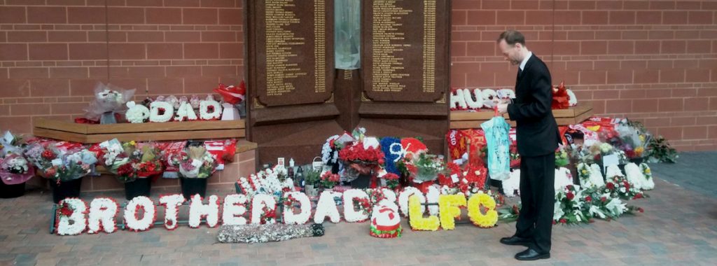 Nos fleurs jaune LFC à Anfield, respect !